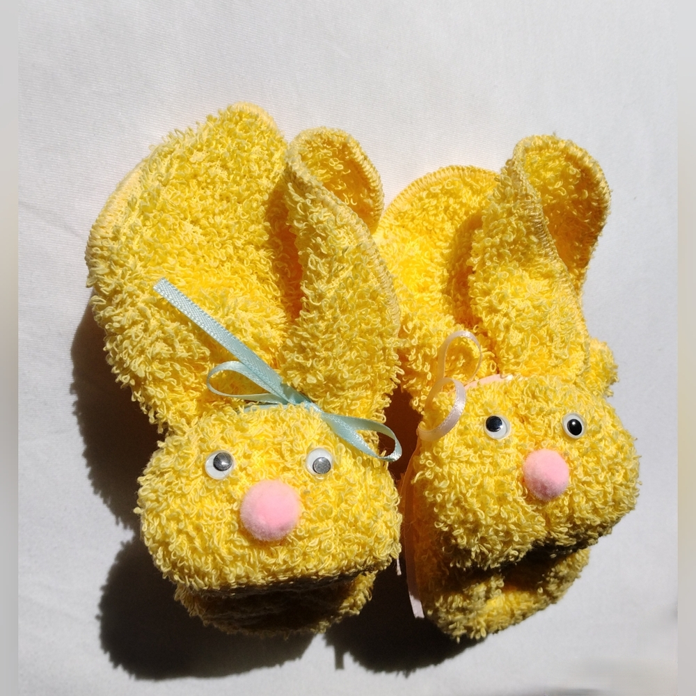 Boo Boo Bunnies! Adorable First Aid Tool Holds Ice Cubes On Booboos LOT OF 2 New